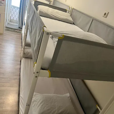 Majestic Hostel Porto-3
